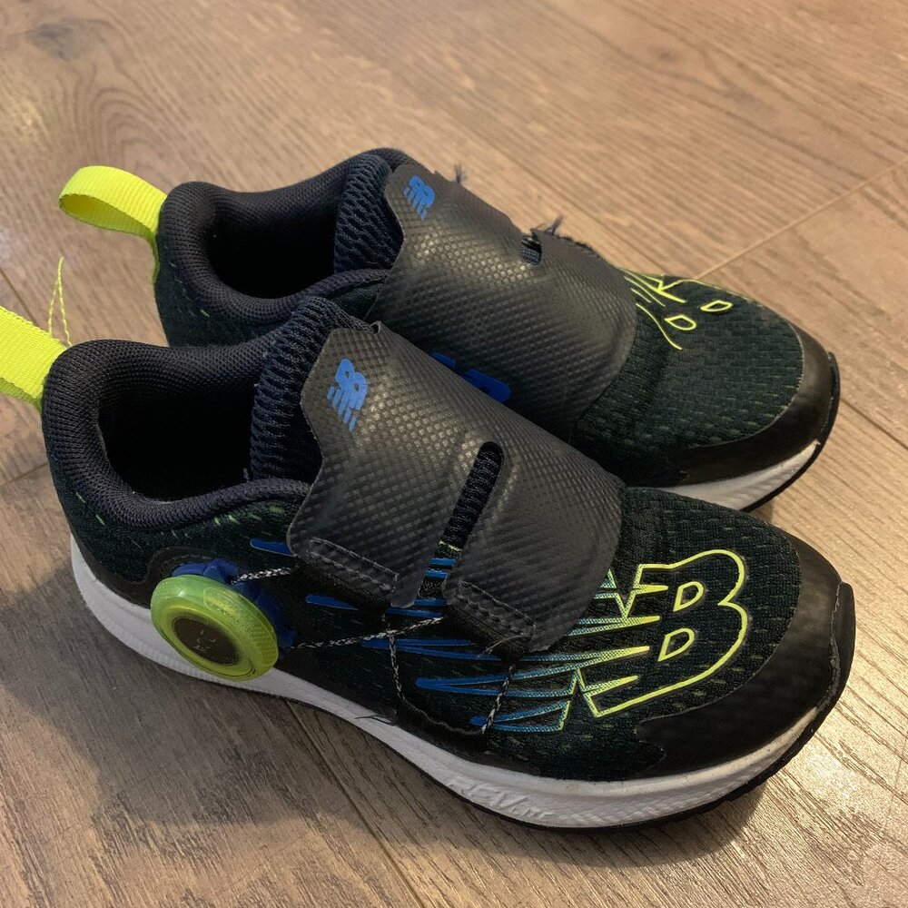 Running shoes boys size 11 - New Balance BOA